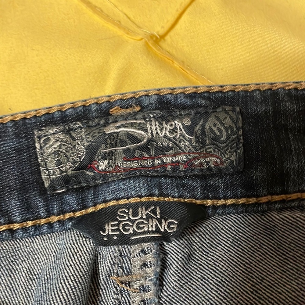 Silver jeans size 28 length 29